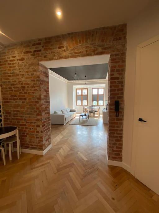 Apartmán Wyjatkowy Apartament Blisko Rynku Vratislav Exteriér fotografie